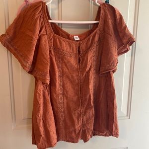 Old navy, super cute top!